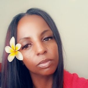 Meet your Posher, Leslie